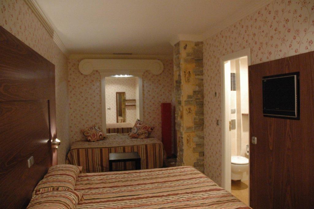 Hotel Ideal Βιγιαρρομπλέδο Εξωτερικό φωτογραφία